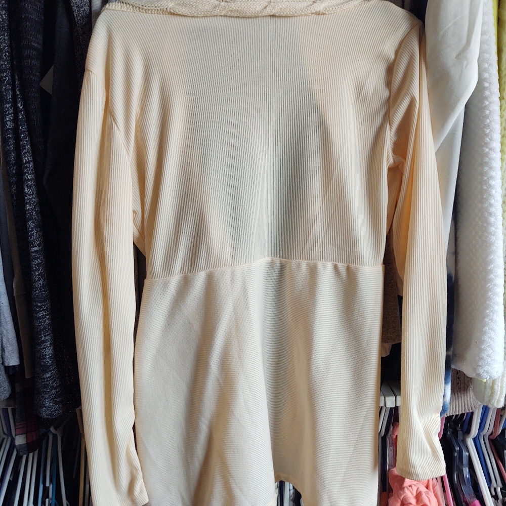 Sweater - Picture 2 of 2